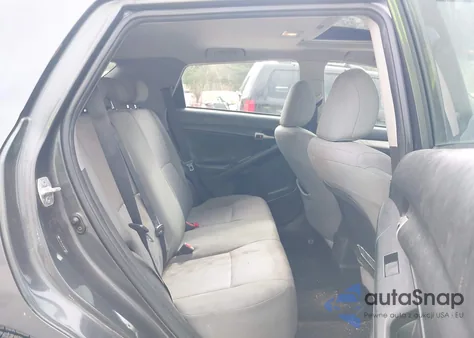 2010 Toyota Matrix S z USA, uszkodzony, nr VIN 2T1KE4EE3AC037850